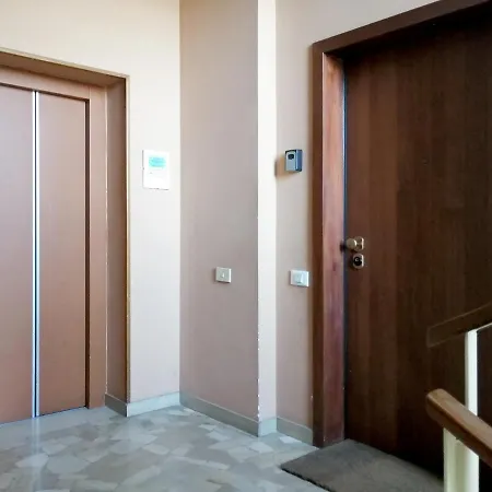 Casa Di Lucy Комо